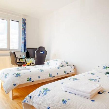 Beautiful Room With Balcony Direction To Messe Hannover Luaran gambar