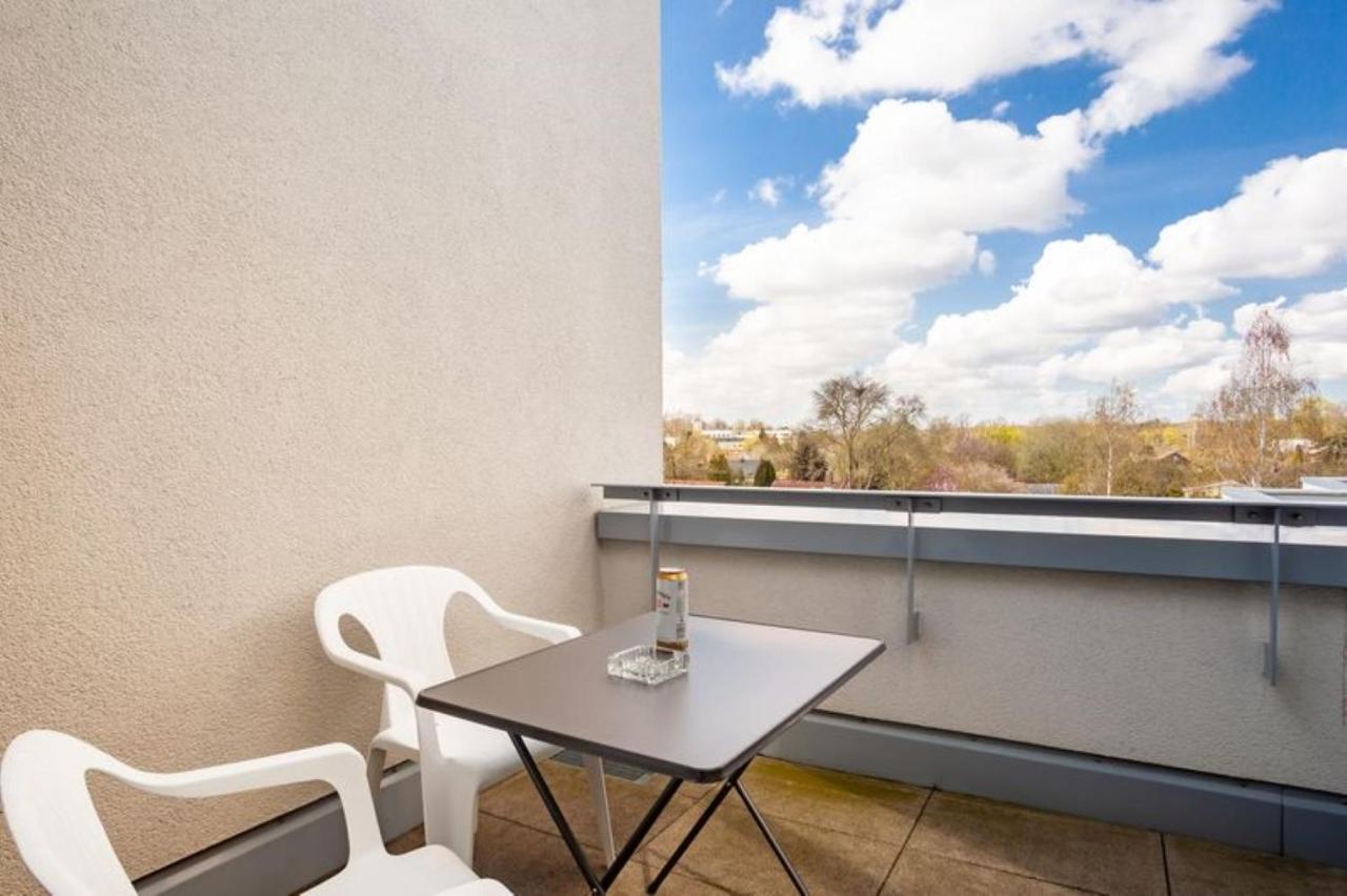 Beautiful Room With Balcony Direction To Messe Hannover Luaran gambar