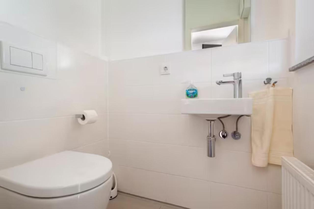 Beautiful Room With Balcony Direction To Messe Hannover Luaran gambar