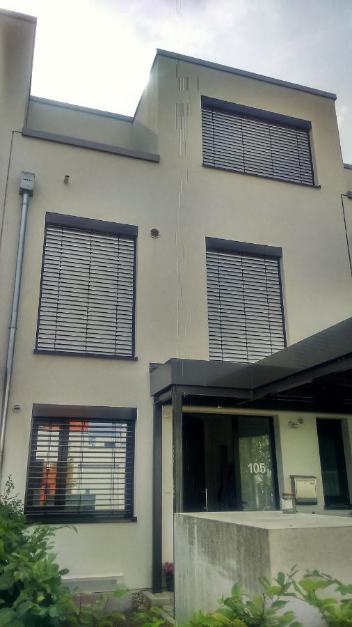 Beautiful Room With Balcony Direction To Messe Hannover Luaran gambar