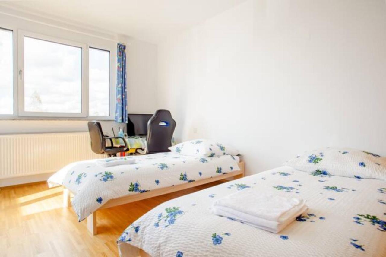 Beautiful Room With Balcony Direction To Messe Hannover Luaran gambar