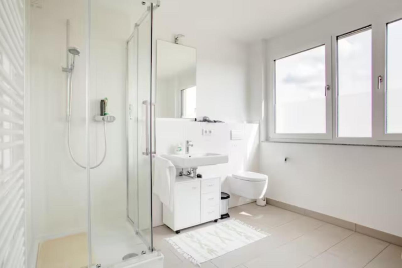 Beautiful Room With Balcony Direction To Messe Hannover Luaran gambar