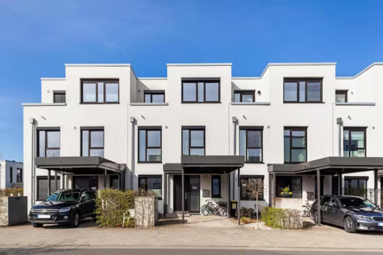Beautiful Room With Balcony Direction To Messe Hannover Luaran gambar